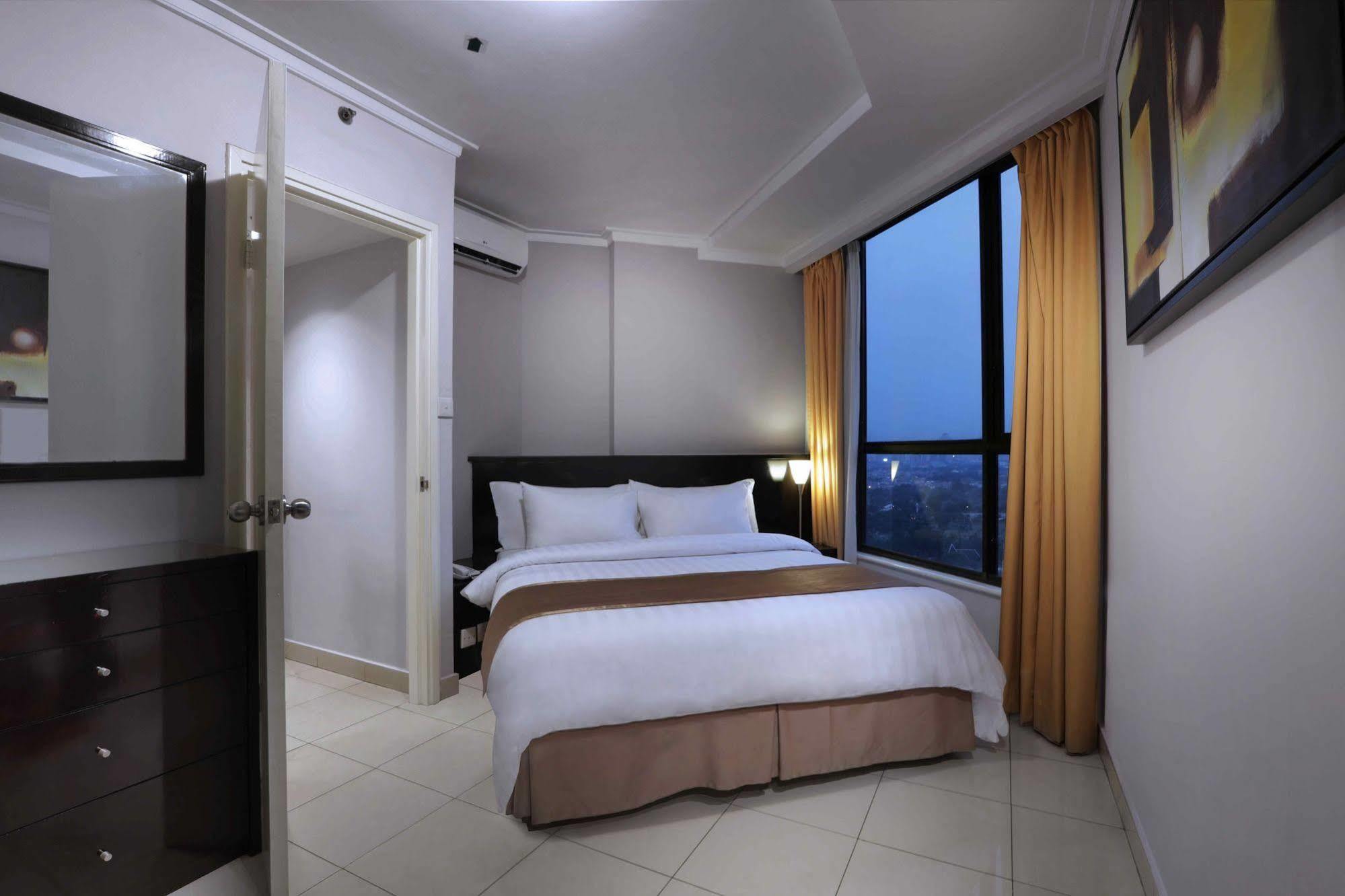 Horison Ultima Suite & Residences Rasuna Jakarta Kültér fotó